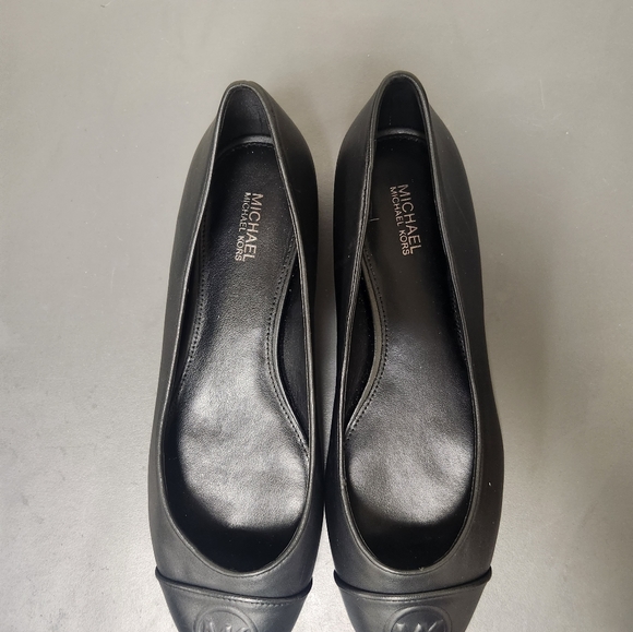 Michael Kors Dylyn Ballet Flats Black Sz 7.5. Excellent Condition - Picture 2 of 9